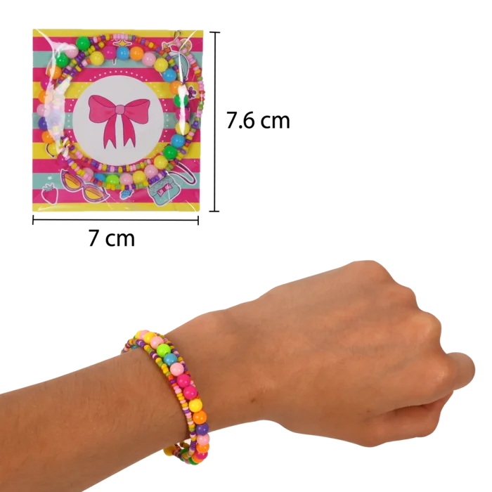 bracelet fantaisie sur carte de la marque SANDY. Réf. BDZ1042.