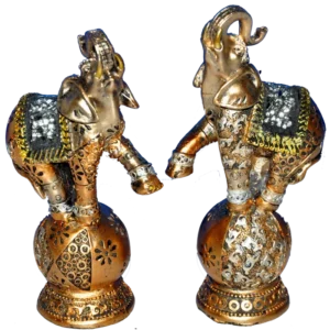 éléphant sur boule de la marque SANDY. Réf. ROZ113A.