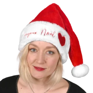 bonnet rouge de Noël avec cœur (scol 12) de la marque SANDY. Réf. NDQ131.